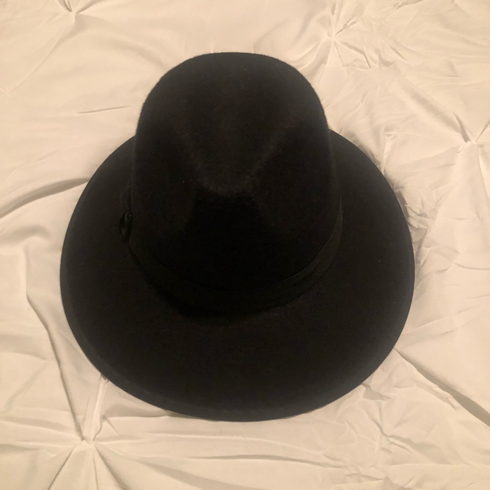 Wide brim Fedora